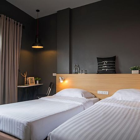 Srisuksant Square Hostel Krabi town Екстериор снимка