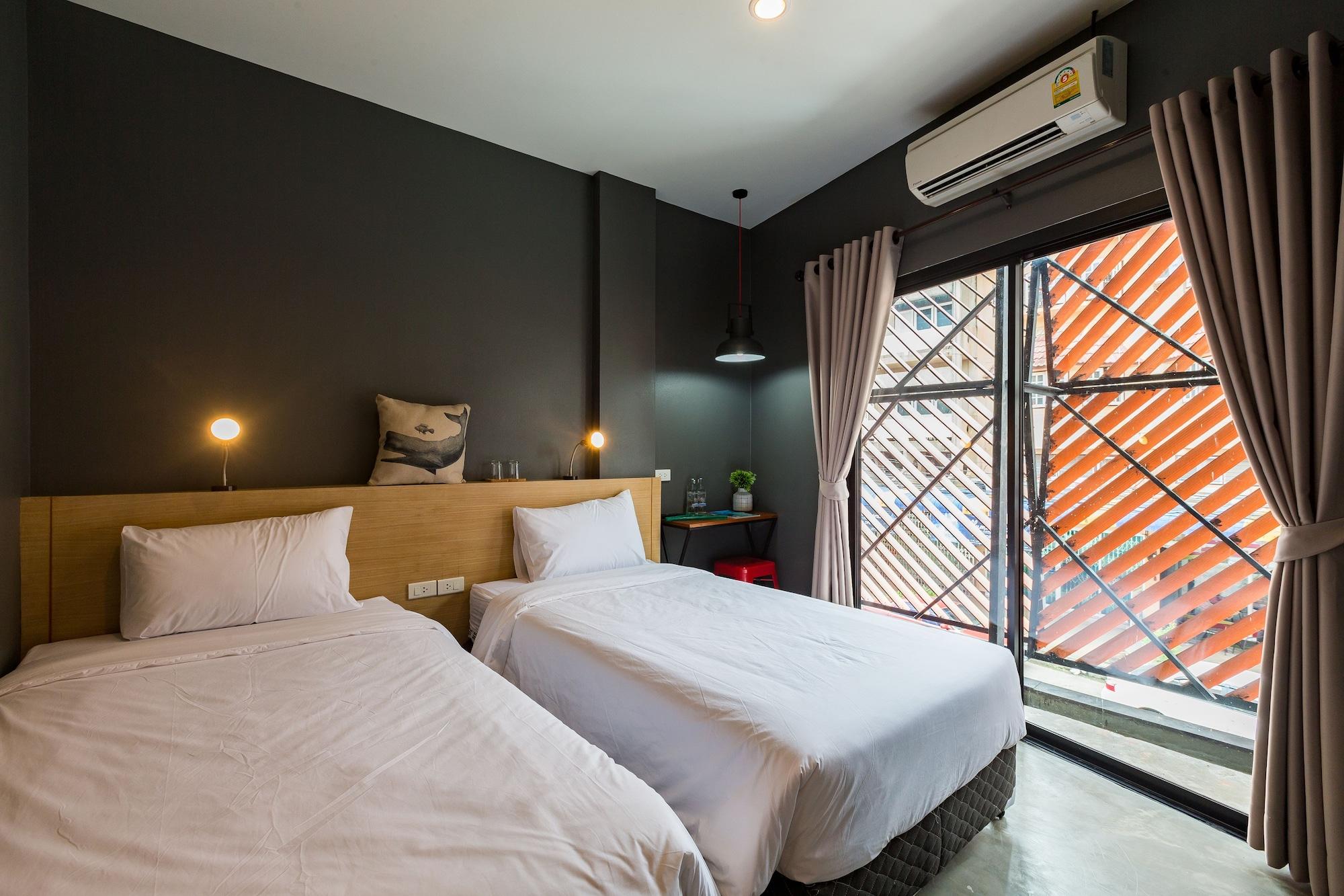 Srisuksant Square Hostel Krabi town Екстериор снимка