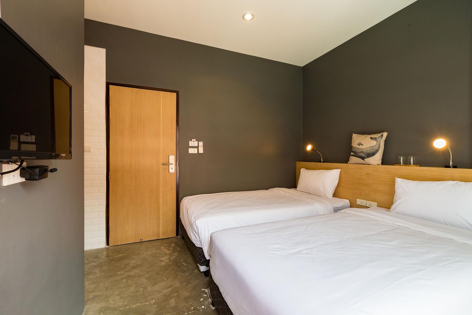 Srisuksant Square Hostel Krabi town Екстериор снимка
