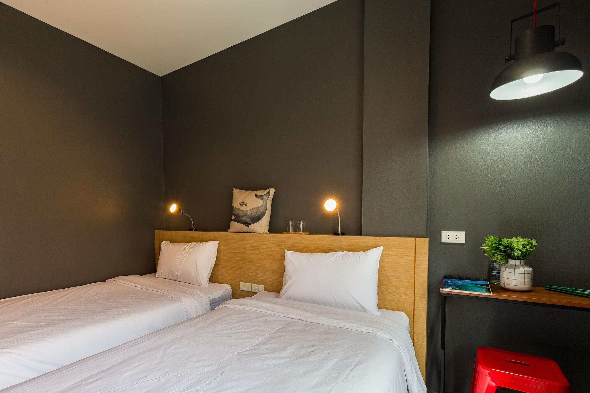 Srisuksant Square Hostel Krabi town Екстериор снимка