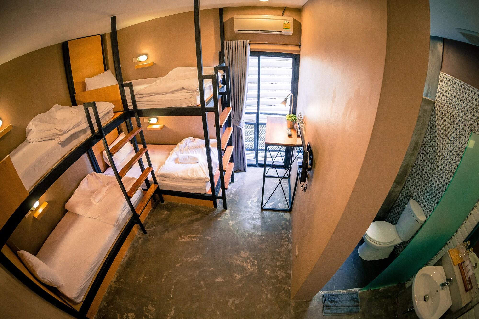 Srisuksant Square Hostel Krabi town Екстериор снимка