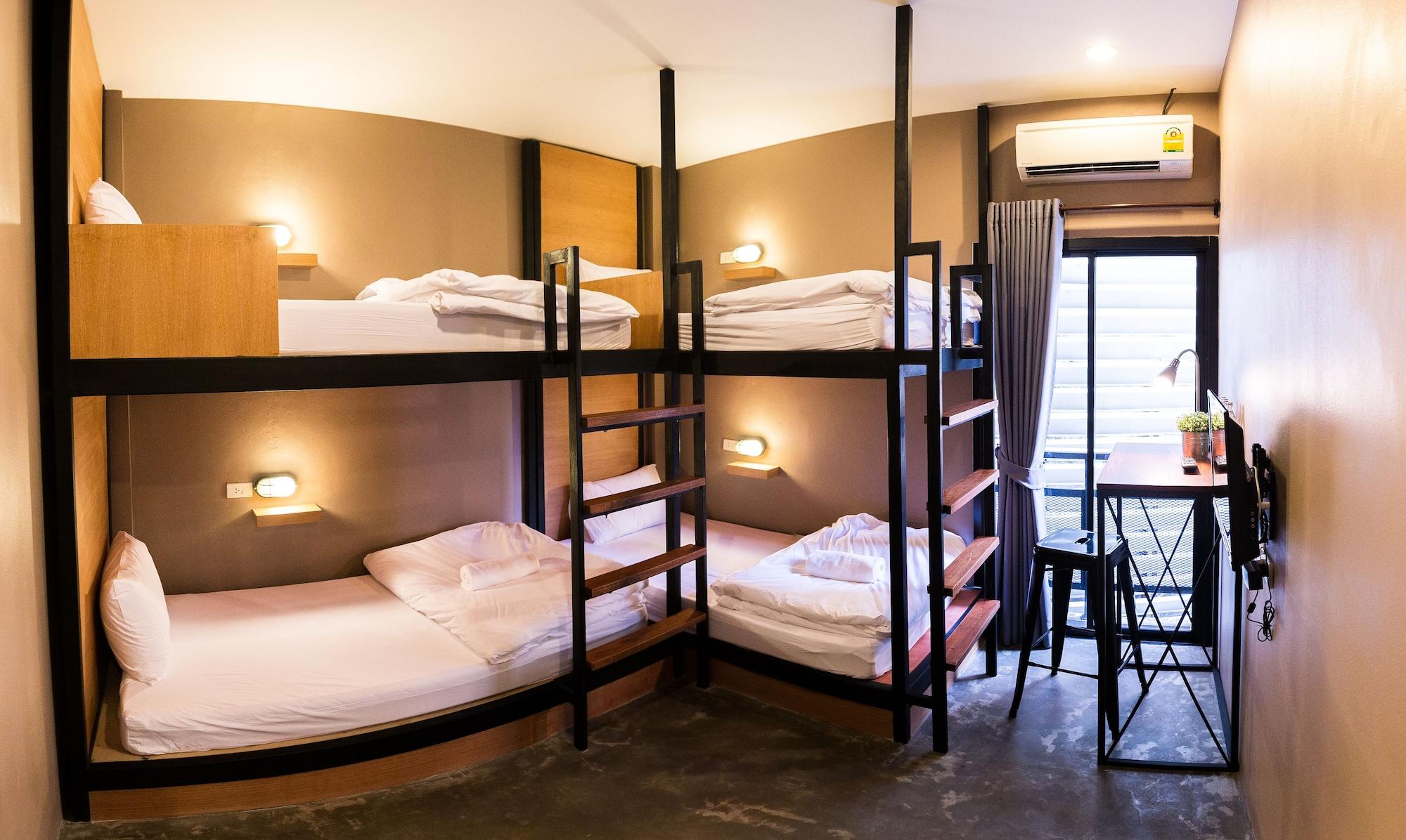 Srisuksant Square Hostel Krabi town Екстериор снимка