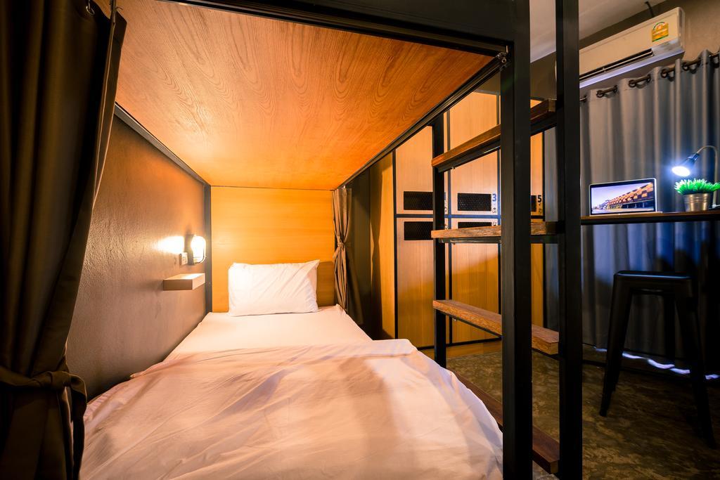 Srisuksant Square Hostel Krabi town Екстериор снимка
