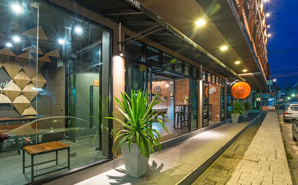 Srisuksant Square Hostel Krabi town Екстериор снимка